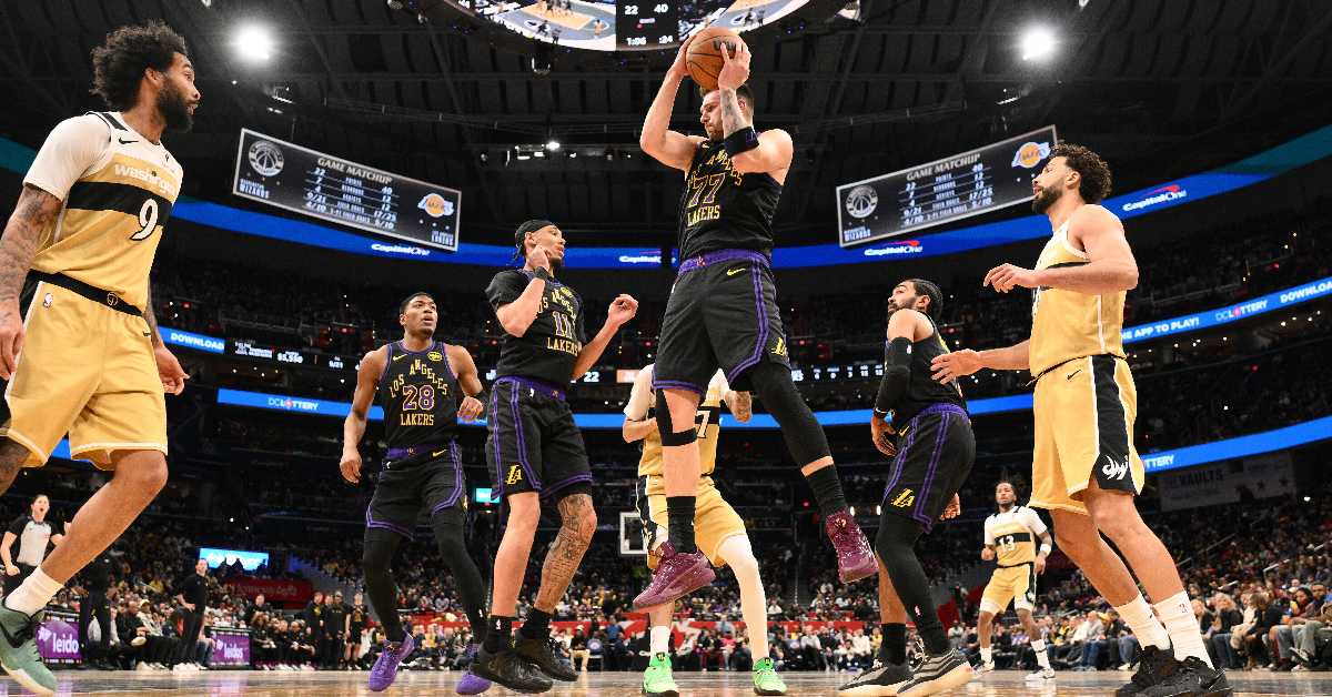 Трипл-дабл Дончића за седму победу Лејкерса против Вашингтона у низу