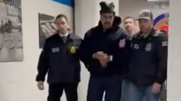 Николас Мадуро у притворском центру у Бруклину; Врховни суд Венецуеле наложио да Делси Родригес преузме дужност председника