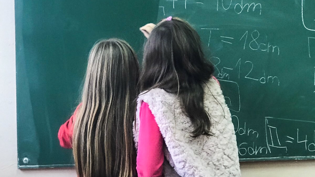 Кампања „Помозимо да деца из Новог Сада остану у школи – а не на улици“