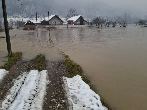 Због падавина проблеми са струјом и поплавама, ванредна ситуација у Осечини, Лозници, Владимирцима и делу Пријепоља