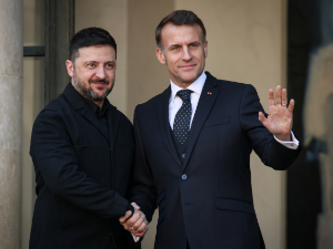 Зеленски и Макрон разговарали у Јелисејској палати; Руси погодили складиште украјинских дронова