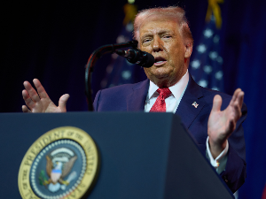 Трамп: САД и Венецуела постигли договор о извозу нафте вредан две милијарде долара