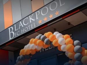 Хотел забранио гостима да гледају кроз прозор соба, иначе плаћају казну