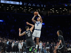 Банкеро уз звук сирене спасио Орландо у Бруклину