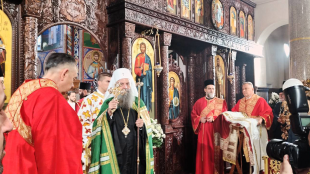 Дан Републике Српске - свечани дефиле у Бањалуци, литургију служиo патријарх Порфирије (РТС 1)