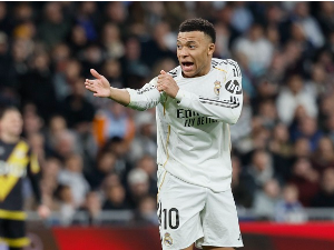 Кад траву замени асфалт - како Килијану Мбапеу иду часови вожње