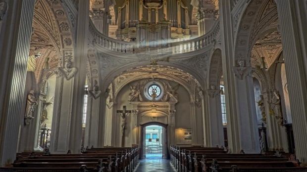 Висине: Андре Kампра 