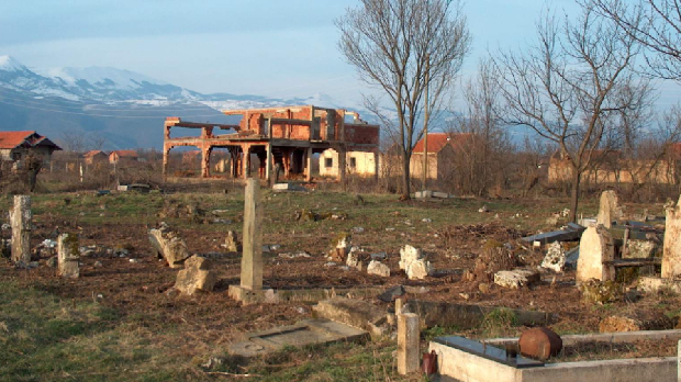 Скрнављење српских светиња на КиМ – континуитет културолошког насиља од 1999.