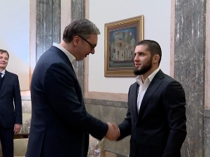 Вучић угостио Ислама Махачева