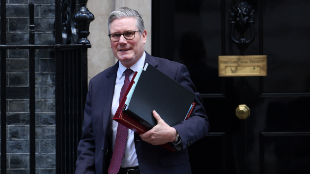 Афера Менделсон и Епстин ― како Стармер преживљава политичку кризу у Великој Британији