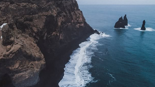 Затворена смртоносна Црна плажа на Исланду – све је краћа због 