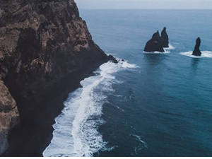 Затворена смртоносна Црна плажа на Исланду – све је краћа због 