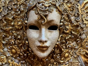 Како и где  настају праве венецијанске маске 