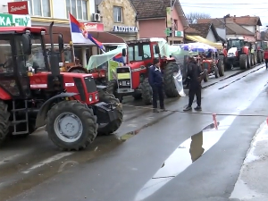 Пети дан блокада – млекари на путу у Мрчајевцима и деоници Чачак - Краљево