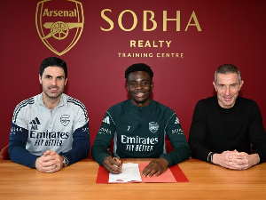 Сака не одлази из Арсенала