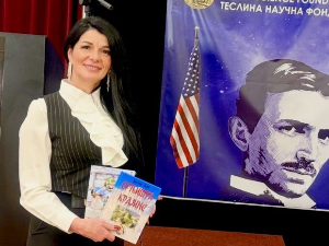 Поезија као мост науке и духа - Драгана Љуна награђена Теслином медаљом