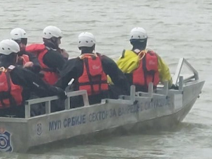 Нестала два риболовца код језера Барје, ватрогасци-спасиоци претражују језеро и приобаље
