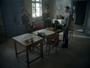 Тито – између истока и запада