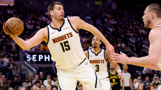 Голден Стејт са девет играча одржао Денверу лекцију, трипл-дабл Јокића узалудан