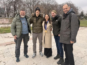 44/20 - "No pasaran"