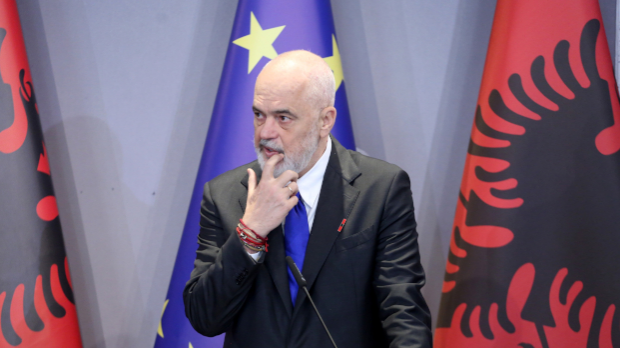 Еди Рама реконструисао Владу Kép