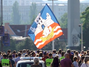 Авангарда, језик лудости: "Шејка, Шијан, Том"