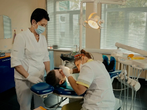 Слаткиши, лоше навике и одлагање одласка стоматологу – пут ка озбиљним здравственим проблемима