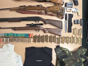 Црна Гора, полиција у кући Аца Ђукановића пронашла арсенал оружја, муницију и панцире