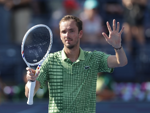 Медведеву титула у Дубаију, Грикспор одустао због повреде