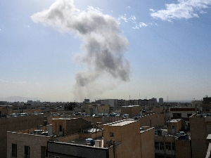 Израел покренуо напад на Иран – експлозије у Техерану, сирене широм Израела