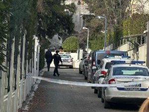 Бачена бомба на кућу Здравка Чолића