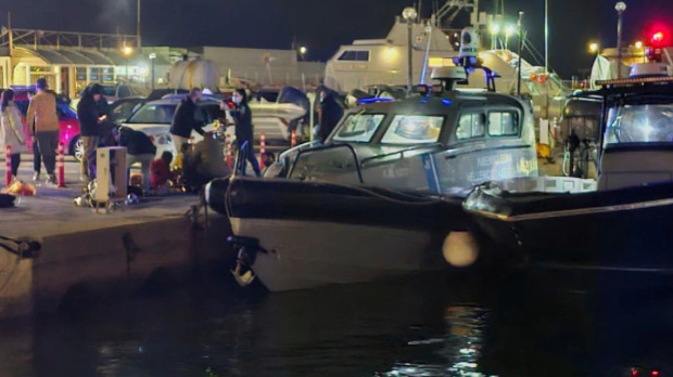 Најмање 14 погинулих у судару брода и чамца са мигрантима код Хиоса Kép