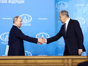 Лавров: Па, позовите, Путин увек подигне слушалицу; Сирски признао: Руси напредују дуж целог фронта