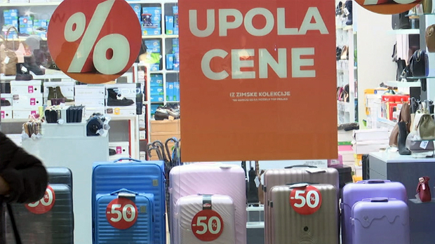 Путовања испред свега, онлајн куповина у порасту – колико се мења понашање потрошача