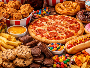 Да ли ултрапрерађену храну треба регулисати као цигарете?