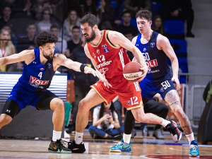 Звезда тријумфално напустила 