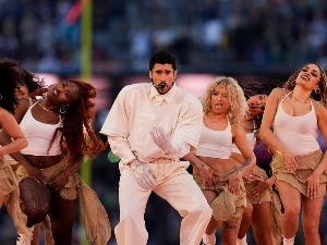 „Заједно, ми смо Америка“ – какав је шоу направио Бед Бани у полувремену Супербоула