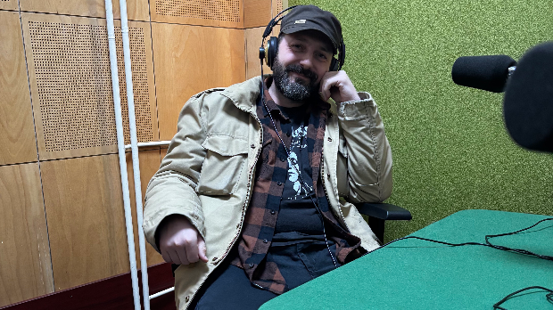 Слушај 'вамо!