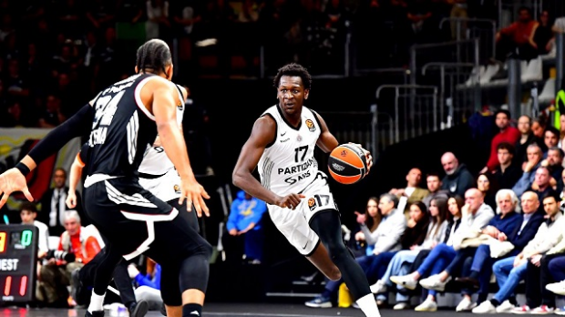 Партизан покорио Болоњу - Карлик командовао, Бонгин дабл-дабл