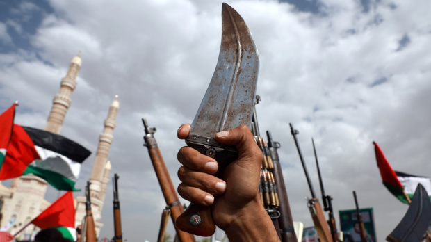 Битка за Црвено море - Хути, за сада, само нишане бродове у Баб ел Мандебу