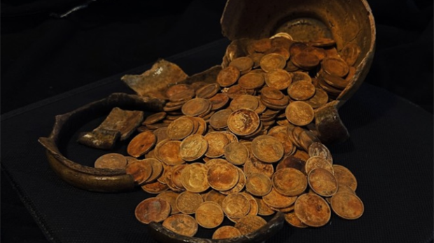 Руски археолози пронашли благо од 409 златних рубаља из периода последњег руског цара