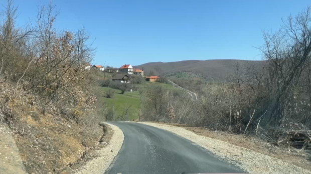 Бојана Здравковића и болесног оца малтретирала полиција на прелазу Бела земља