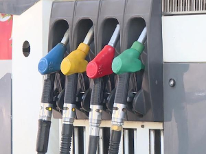 Влада Србије додатно смањила акцизе на нафтне деривате