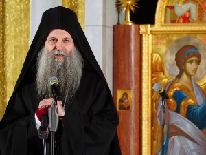 Патријарх писао Путину, Трампу и папи: Зауставити примену закона о "странцима" на КиМ