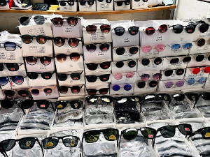 МУП: Одузета фалсификована обућа и наочаре вредности скоро 9 милиона динара