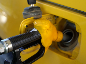 Србија у нафтној игри – смањене акцизе, али светски хаос не попушта 