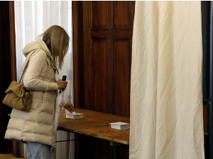 Киша уништила гласачкe листићe у Ници пред локалне изборе