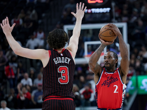 Ленард предводио Клиперсе до четврте узастопне победе