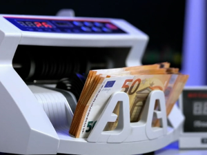 Мусабеговић за РТС: Не очекујем драстичне промене у ратама кредита; евро није ослабио у односу на динар