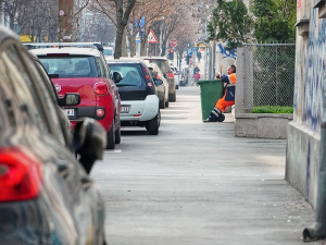 Облачно и ветровито, на планинама снег, највиша температура до 15 степени